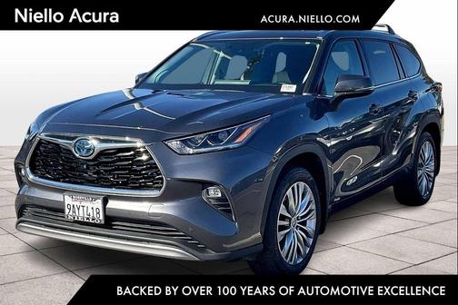 2022 Toyota Highlander Hybrid Platinum