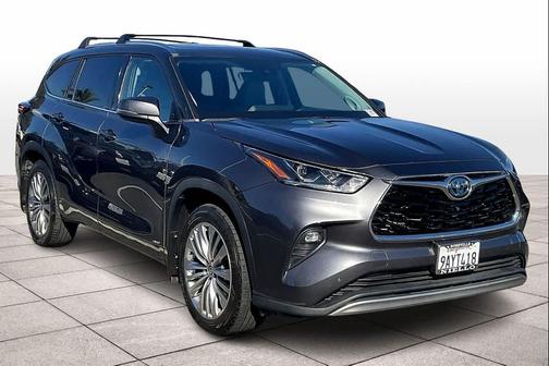 2022 Toyota Highlander Hybrid Platinum