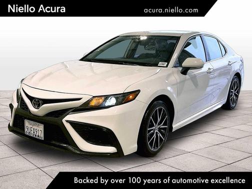 2023 Toyota Camry SE