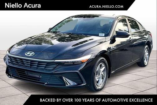 2024 Hyundai ELANTRA SE