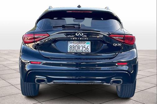 2018 INFINITI QX30 Premium