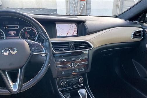 2018 INFINITI QX30 Premium