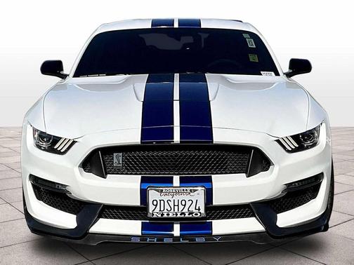 Oxford White 2016 Ford Shelby GT350 Base