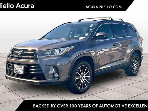 2017 Toyota Highlander SE