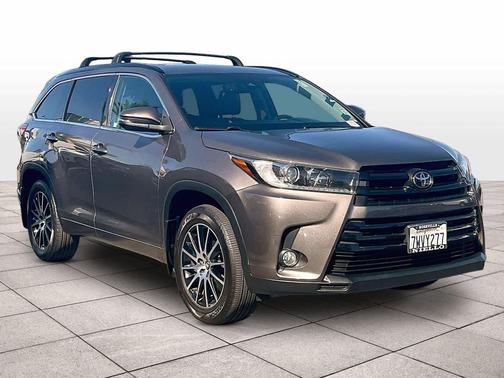 2017 Toyota Highlander SE