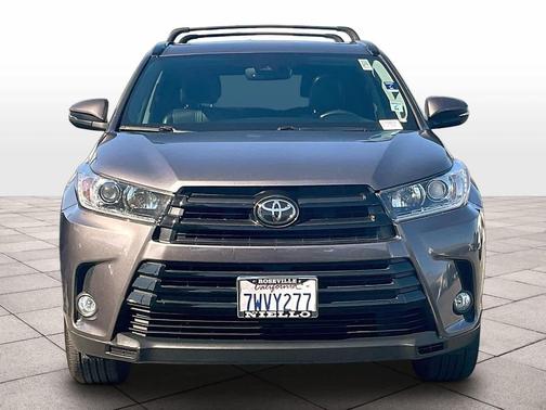 2017 Toyota Highlander SE
