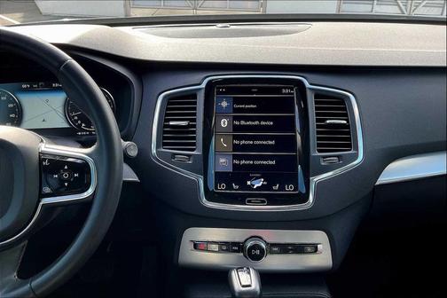 2016 Volvo XC90 T6 Momentum