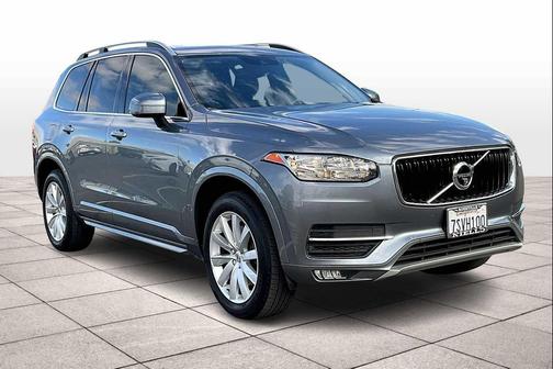 2016 Volvo XC90 T6 Momentum