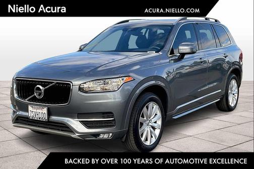 2016 Volvo XC90 T6 Momentum