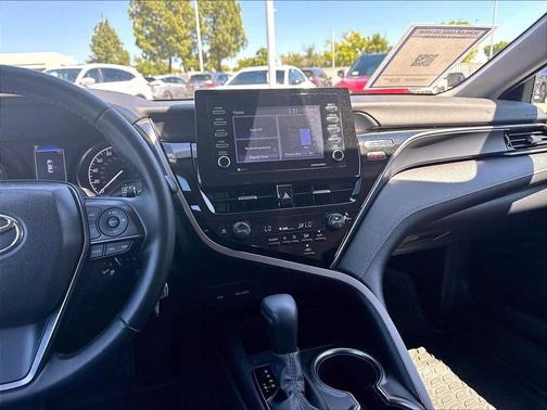 Ice Cap 2024 Toyota Camry SE