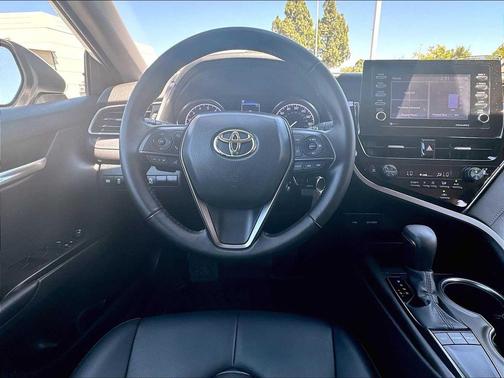 Ice Cap 2024 Toyota Camry SE