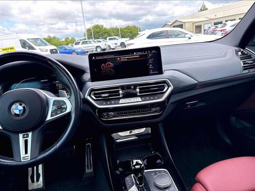 Mineral White Metallic 2024 BMW X3 M40i
