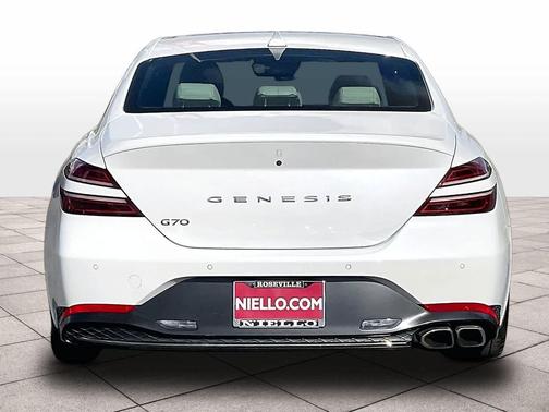 2023 Genesis G70 2.0T RWD