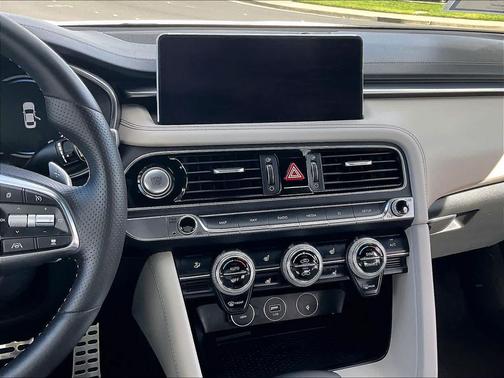 2023 Genesis G70 2.0T RWD