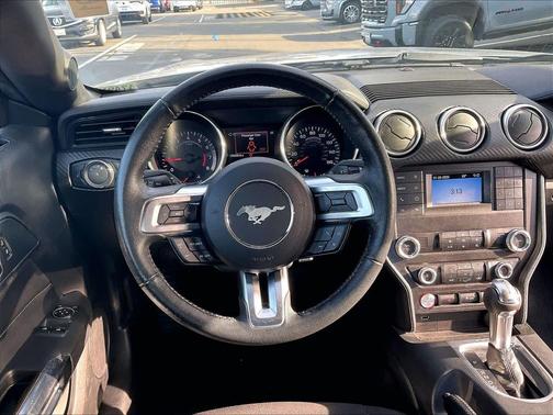 2021 Ford Mustang EcoBoost