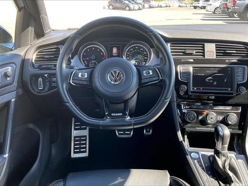 2017 Volkswagen Golf R 2.0T DSG