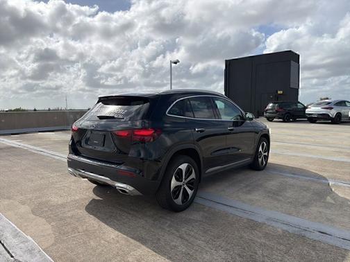 Cosmos Black Metallic 2025 Mercedes-Benz GLA 250