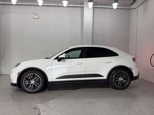 White 2025 Porsche Macan