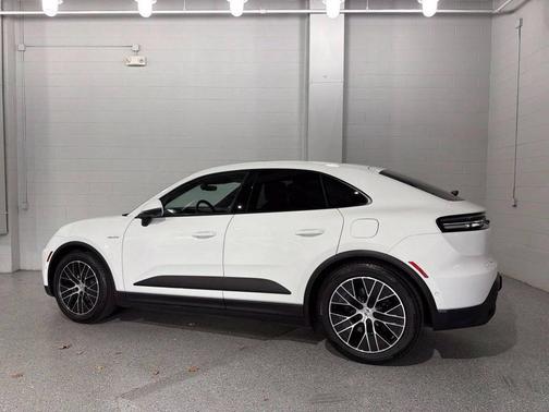 White 2025 Porsche Macan