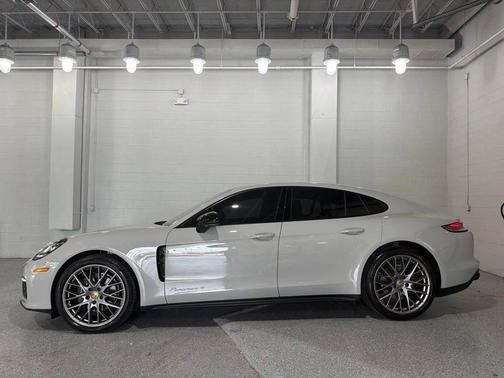 Chalk 2023 Porsche Panamera