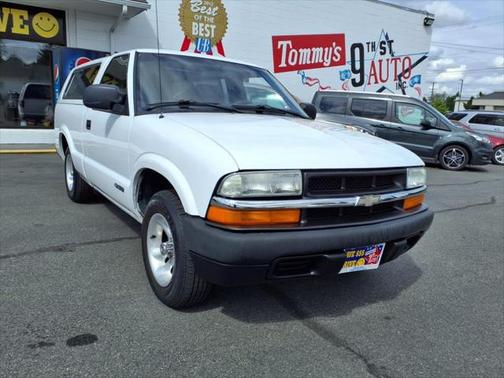 2002 Chevrolet S-10 Base