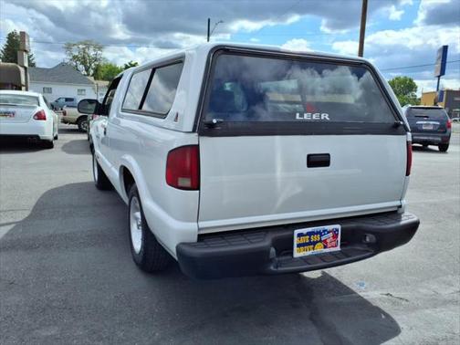 2002 Chevrolet S-10 Base