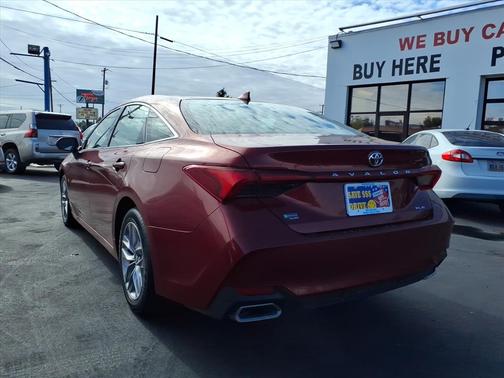 2022 Toyota Avalon XLE