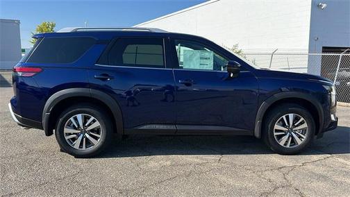 2025 Nissan Pathfinder SL 4WD