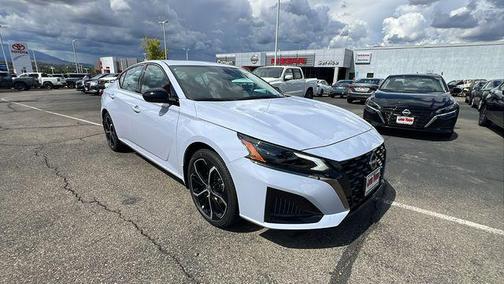 2025 Nissan Altima SR FWD