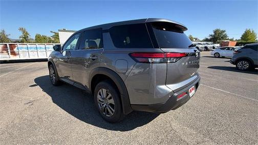 2025 Nissan Pathfinder S 4WD