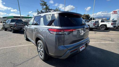 2026 Nissan Pathfinder SL