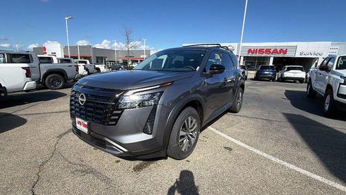 2026 Nissan Pathfinder SL