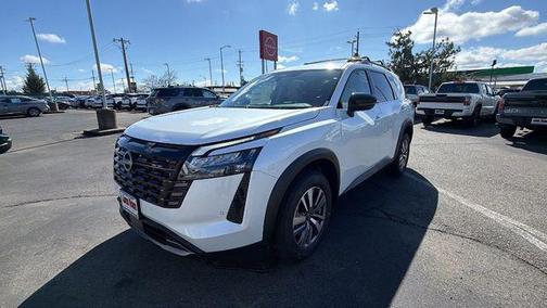 2026 Nissan Pathfinder SL