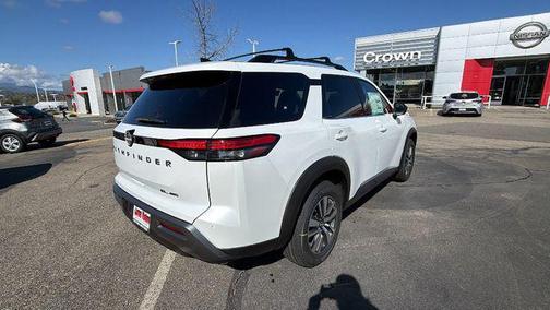 2026 Nissan Pathfinder SL