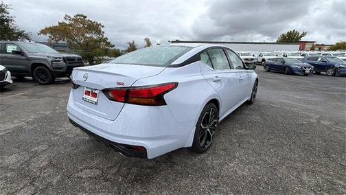 2025 Nissan Altima SR FWD