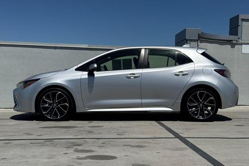 Classic Silver Metallic 2019 Toyota Corolla XSE