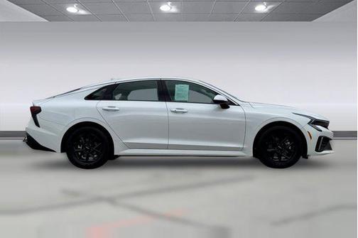 Snow White Pearl 2025 Kia K5 LXS