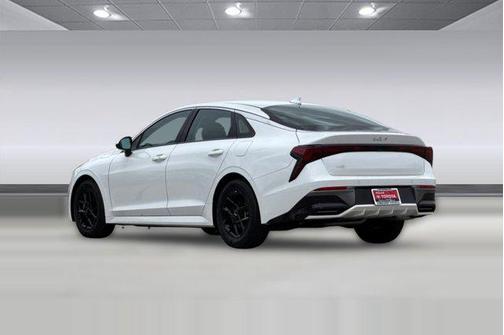 Snow White Pearl 2025 Kia K5 LXS