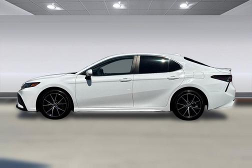 Ice Cap 2024 Toyota Camry SE
