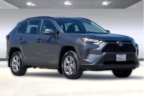 2022 Toyota RAV4 Hybrid XLE