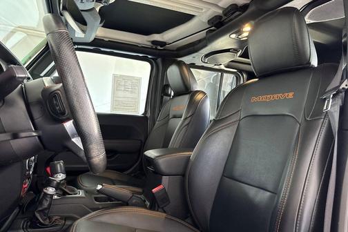 Sting-Gray Clearcoat 2023 Jeep Gladiator Mojave 4x4