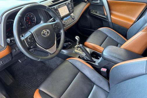 Magnetic Gray Metallic 2016 Toyota RAV4 SE