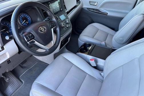 Predawn Gray Mica 2020 Toyota Sienna XLE