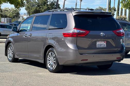 Predawn Gray Mica 2020 Toyota Sienna XLE