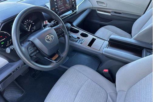 2024 Toyota Sienna LE
