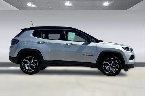 Silver Zynith Metallic Clearcoat 2025 Jeep Compass Limited