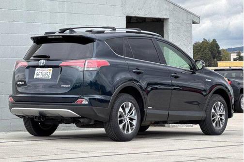 2018 Toyota RAV4 Hybrid LE