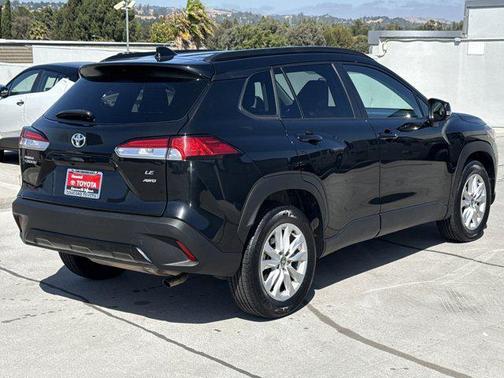 2024 Toyota Corolla Cross LE