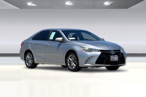 Celestial Silver Metallic 2015 Toyota Camry SE