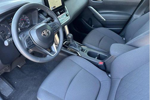 2025 Toyota Corolla Cross LE